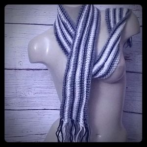 Knit scarf